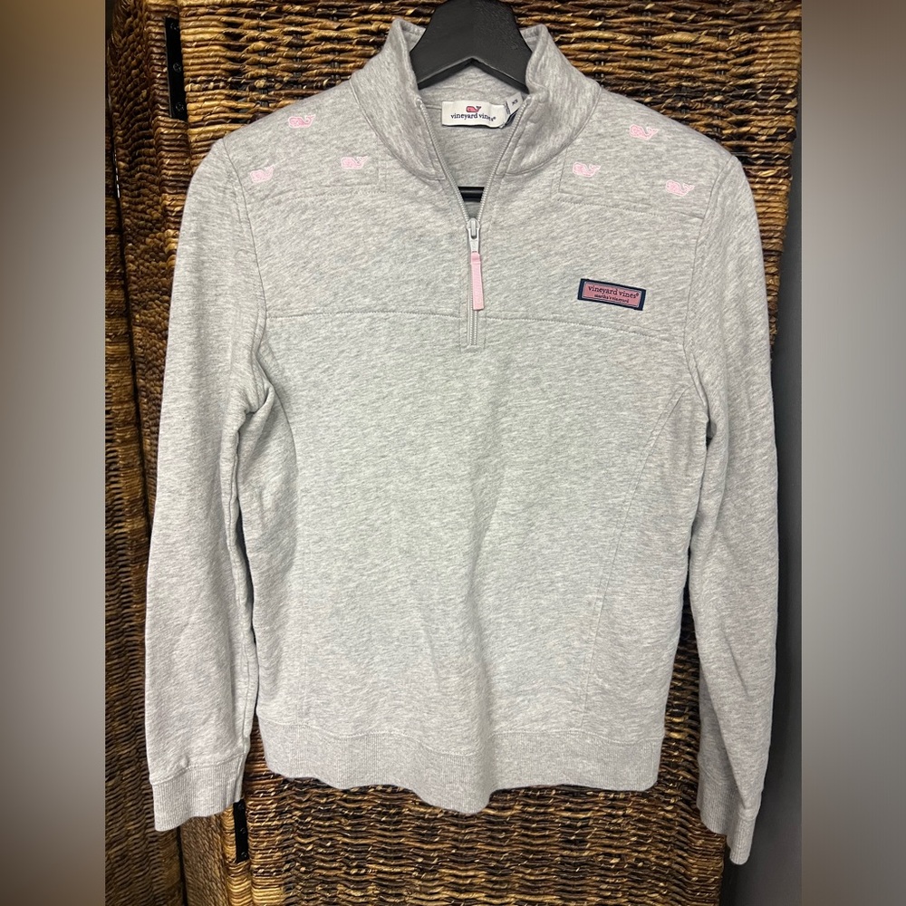 Vineyard Vines-Womens XS, 3/4 Zip Sweatshirt with Embroidered whales on shoulder